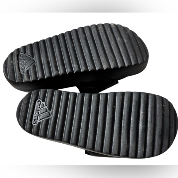 Like new! ADIDAS
WOMENS ADILETTE PLATFORM SLIDE SANDAL - Picture 4 of 9
